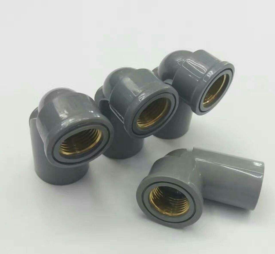 كوع تركيب PVC مع النحاس